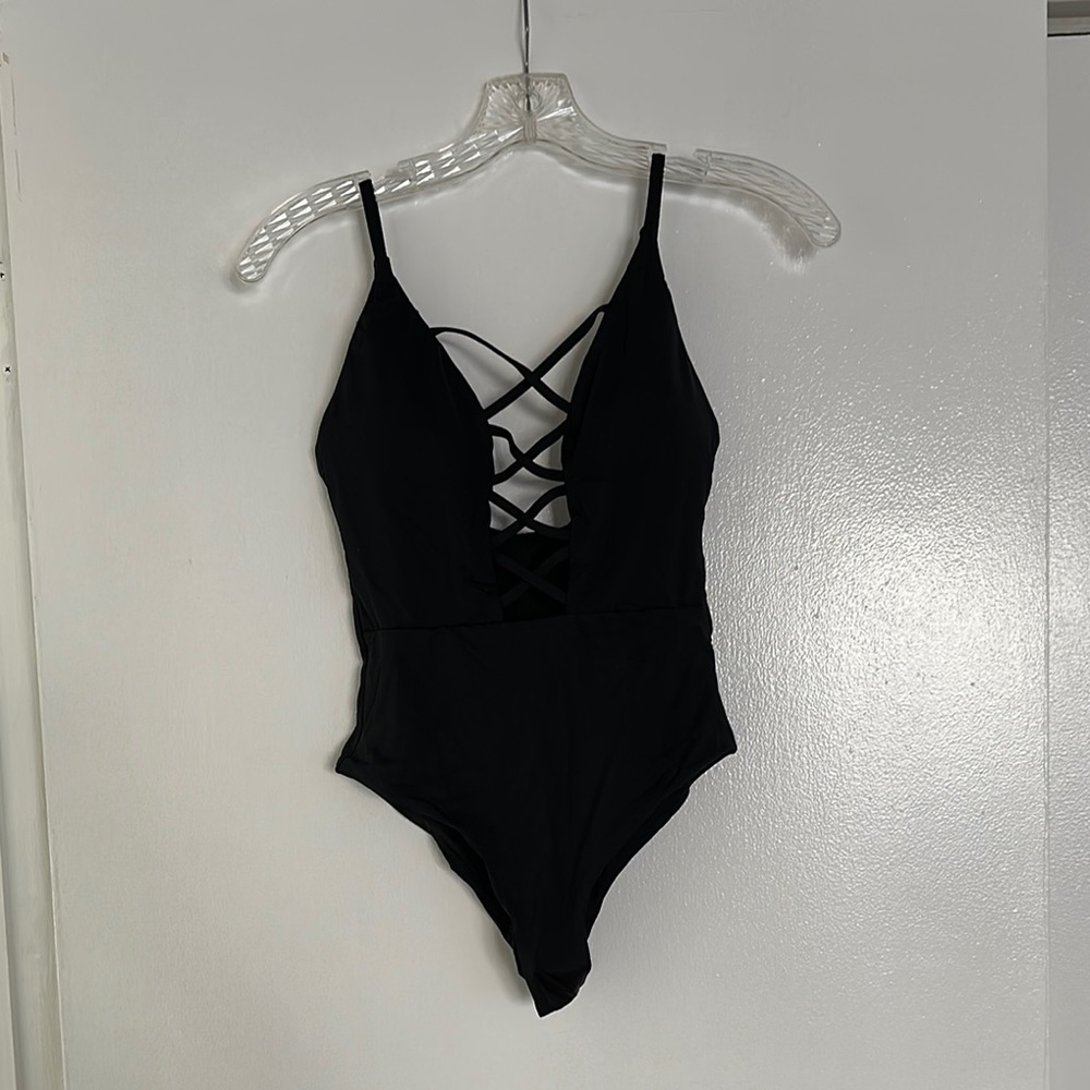 NWT Lulu’s One Piece Swimsuit